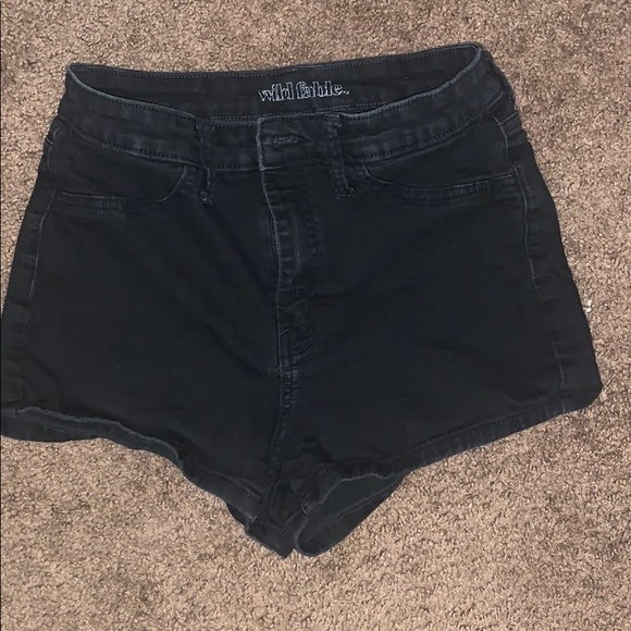 Black jean shorts - Picture 2 of 3